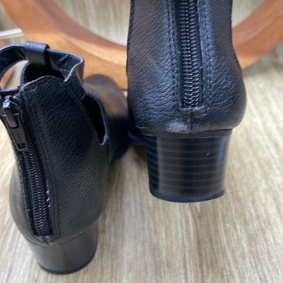 LC LAUREN CONRAD Faux Leather Ankle Strap Booties - 7 (Black) - Picture 5 of 9